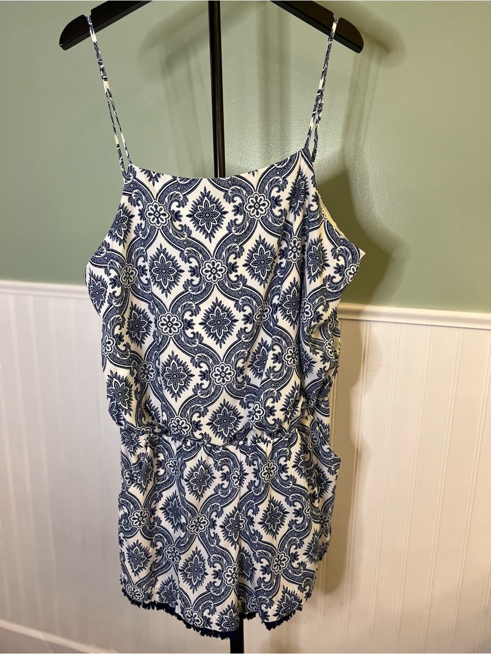 Premier Amour Blue & White Printed Spaghetti-Strap Romper w/Fringe Hem. Size 16
